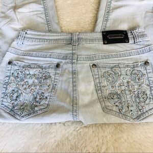 LUXE Women’s Jeans size 26/2 Inseam 25”